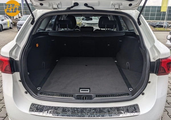 Toyota Avensis cena 49500 przebieg: 95676, rok produkcji 2015 z Przecław małe 56